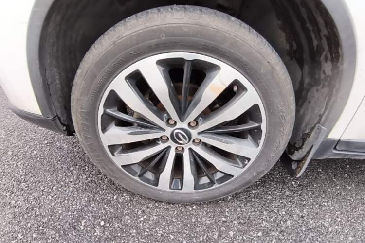 Used GAC Trumpchi GS4 2017 235T Manual Two-Wheel Drive Luxury Edition Left Front Wheel Hub