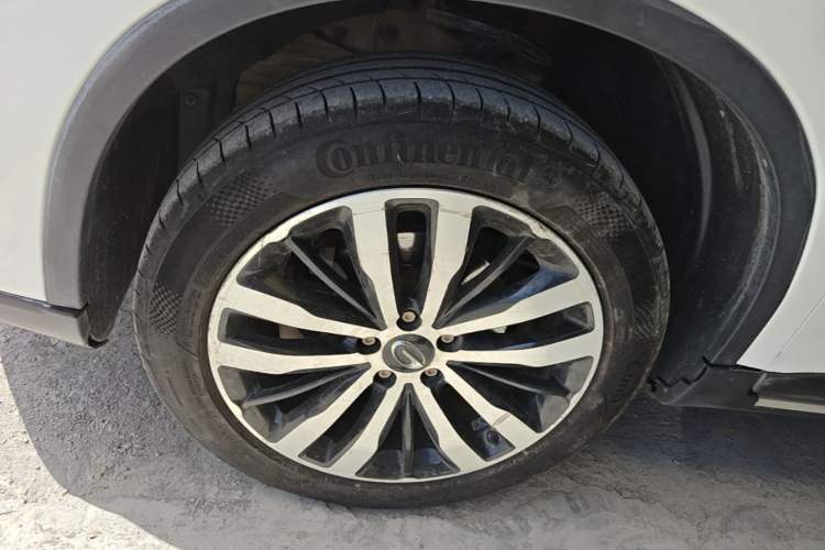 Used GAC Trumpchi GS4 2017 235T Automatic Two-Wheel Drive Luxury Smart Connectivity Version Left Front Wheel Hub
