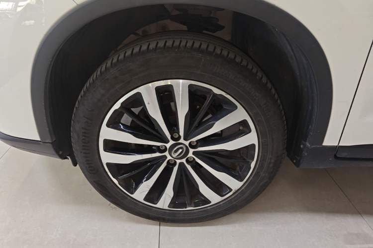 Used GAC Trumpchi GS4 2017 235T Automatic Two-Wheel Drive Luxury Smart Connectivity Version Left Front Wheel Hub