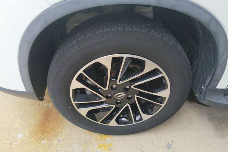 Used GAC Trumpchi GS4 2017 235T Automatic Two-Wheel Drive Elite Edition Left Front Wheel Hub