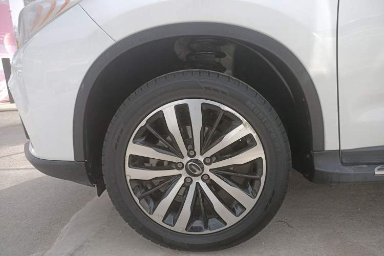 Used GAC Trumpchi GS4 2017 235T Automatic Two-Wheel Drive Luxury Smart Connectivity Version Left Front Wheel Hub