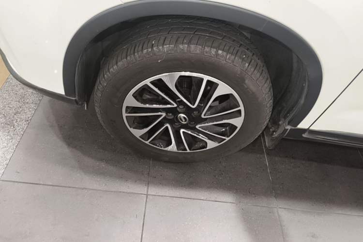 Used GAC Trumpchi GS4 2017 235T Automatic Two-Wheel Drive Elite Edition Left Front Wheel Hub