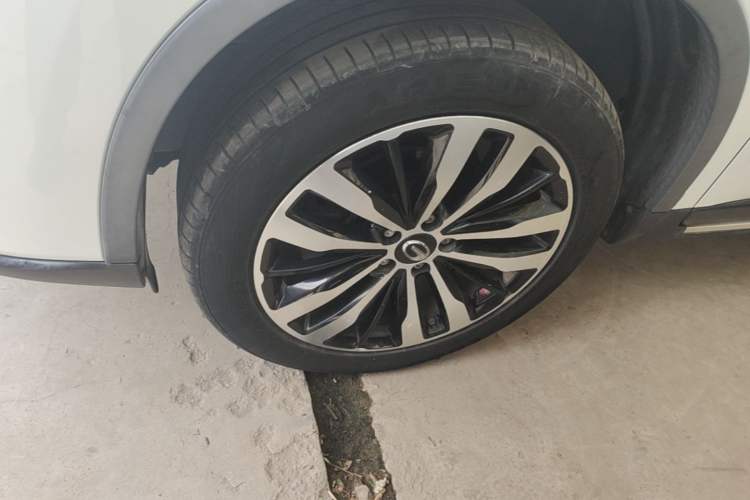 Used GAC Trumpchi GS4 2017 235T Automatic Two-Wheel Drive Luxury Smart Connectivity Version Left Front Wheel Hub