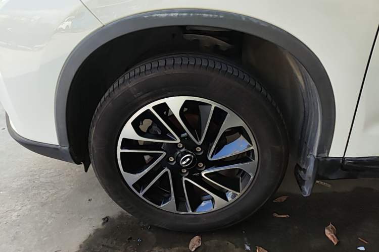 Used GAC Trumpchi GS4 2017 200T G-DCT Two-Wheel Drive Elite Edition Left Front Wheel Hub