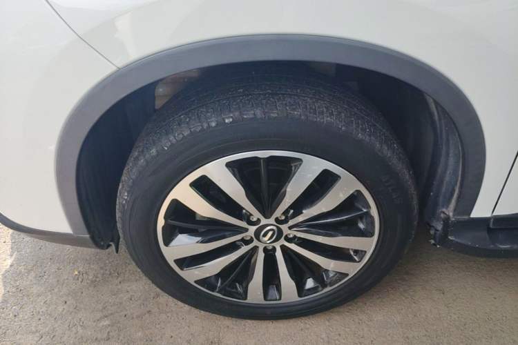 Used GAC Trumpchi GS4 2017 235T Automatic Two-Wheel Drive Luxury Smart Connectivity Version Left Front Wheel Hub