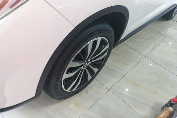 Used GAC Trumpchi GS4 2017 235T Automatic Two-Wheel Drive Luxury Smart Connectivity Version Left Front Wheel Hub