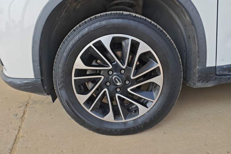 Used GAC Trumpchi GS4 2017 235T Automatic Two-Wheel Drive Elite Edition Left Front Wheel Hub