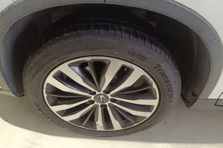 Used GAC Trumpchi GS4 2017 235T Automatic Two-Wheel Drive Luxury Smart Connectivity Version Left Front Wheel Hub
