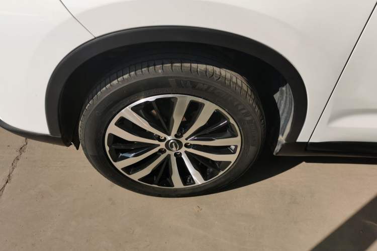 Used GAC Trumpchi GS4 2017 235T Manual Two-Wheel Drive Luxury Edition Left Front Wheel Hub
