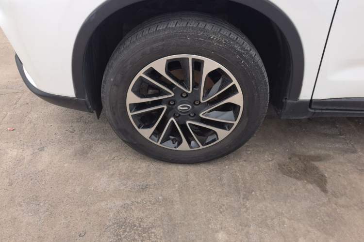 Used GAC Trumpchi GS4 2017 200T Manual Two-Wheel Drive Elite Edition Left Front Wheel Hub