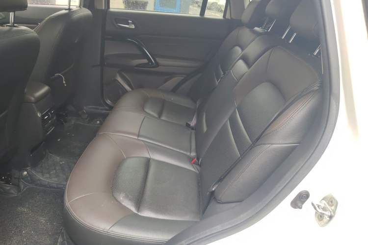 Used GAC Trumpchi GS4 2017 235T Automatic Two-Wheel Drive Luxury Smart Connectivity Version Left Rear Seat