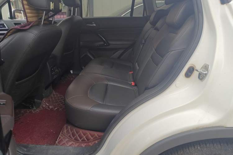 Used GAC Trumpchi GS4 2017 235T Automatic Two-Wheel Drive Luxury Smart Connectivity Version Left Rear Seat