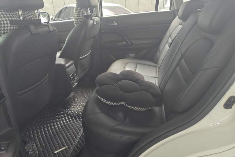 Used GAC Trumpchi GS4 2017 200T G-DCT Two-Wheel Drive Elite Edition Left Rear Seat