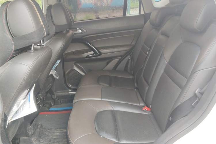 Used GAC Trumpchi GS4 2017 235T Automatic Two-Wheel Drive Luxury Smart Connectivity Version Left Rear Seat