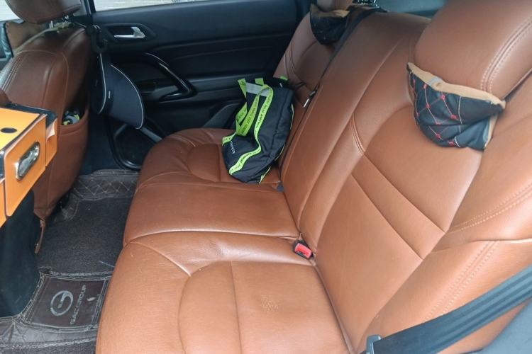 Used GAC Trumpchi GS4 2017 235T Manual Two-Wheel Drive Comfort Edition Left Rear Seat