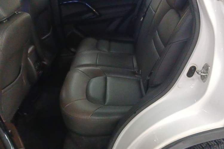 Used GAC Trumpchi GS4 2017 235T G-DCT Two-Wheel Drive Elite Edition Left Rear Seat
