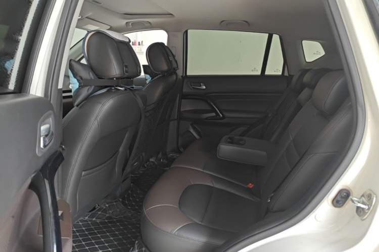 Used GAC Trumpchi GS4 2017 235T Automatic Two-Wheel Drive Luxury Smart Connectivity Version Left Rear Seat