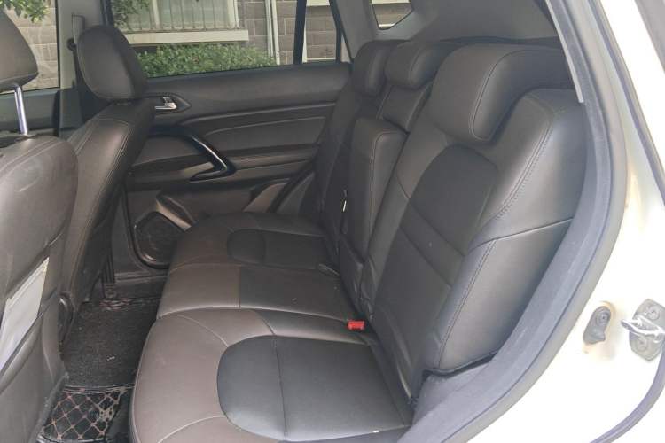 Used GAC Trumpchi GS4 2017 235T Automatic Two-Wheel Drive Elite Edition Left Rear Seat