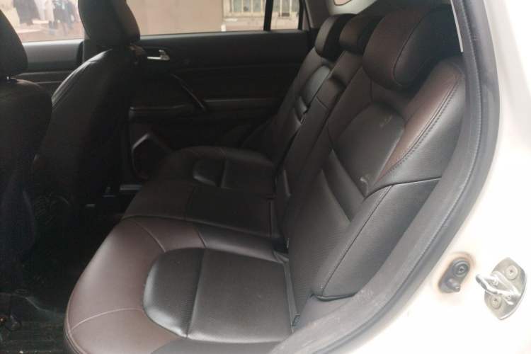 Used GAC Trumpchi GS4 2017 235T Automatic Two-Wheel Drive Luxury Smart Connectivity Version Left Rear Seat