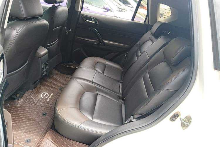 Used GAC Trumpchi GS4 2017 200T G-DCT Two-Wheel Drive Elite Edition Left Rear Seat