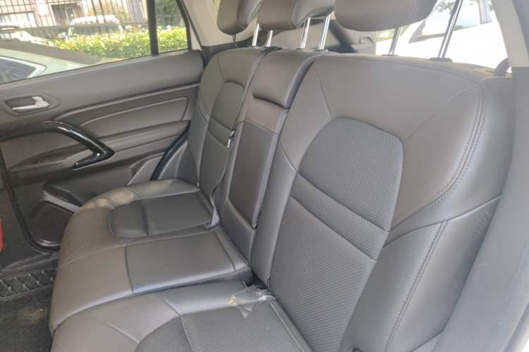 Used GAC Trumpchi GS4 2017 235T Automatic Two-Wheel Drive Luxury Smart Connectivity Version Left Rear Seat