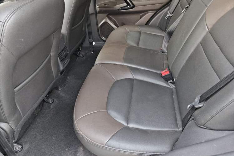 Used GAC Trumpchi GS4 2017 235T Automatic Two-Wheel Drive Elite Edition Left Rear Seat