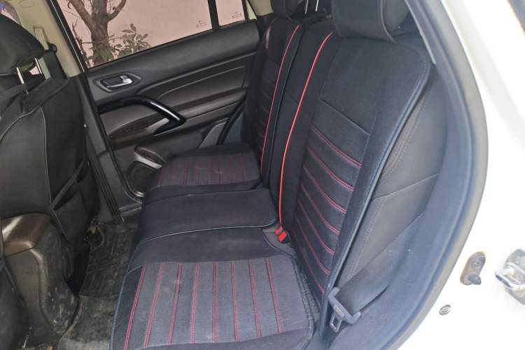 Used GAC Trumpchi GS4 2017 235T Manual Two-Wheel Drive Comfort Edition Left Rear Seat