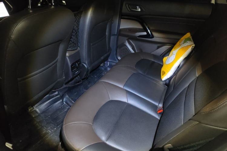 Used GAC Trumpchi GS4 2017 235T G-DCT Two-Wheel Drive Luxury Edition Left Rear Seat