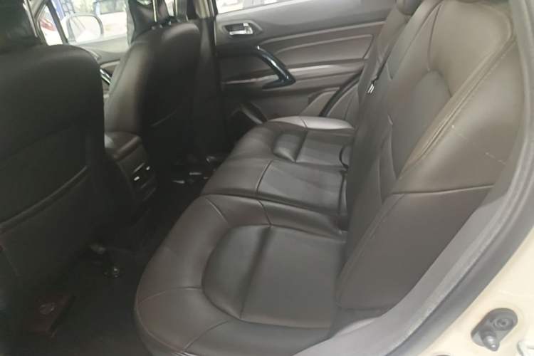 Used GAC Trumpchi GS4 2017 200T G-DCT Two-Wheel Drive Elite Edition Left Rear Seat