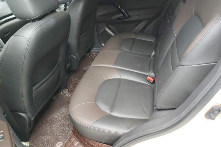 Used GAC Trumpchi GS4 2017 235T Automatic Two-Wheel Drive Luxury Smart Connectivity Version Left Rear Seat