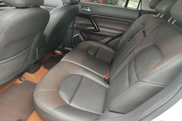 Used GAC Trumpchi GS4 2017 235T Automatic Two-Wheel Drive Luxury Smart Connectivity Version Left Rear Seat