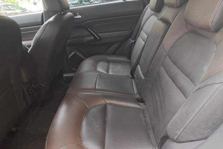 Used GAC Trumpchi GS4 2017 200T G-DCT Two-Wheel Drive Elite Edition Left Rear Seat