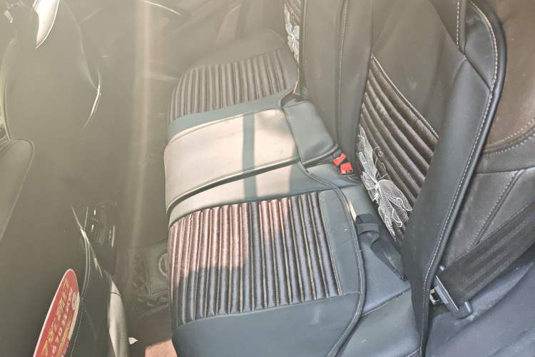 Used GAC Trumpchi GS4 2017 200T Manual Two-Wheel Drive Elite Edition Left Rear Seat