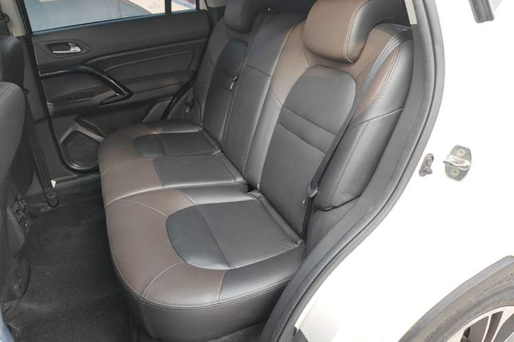Used GAC Trumpchi GS4 2017 200T Manual Two-Wheel Drive Elite Edition Left Rear Seat