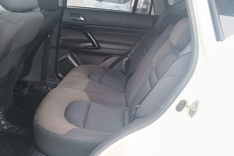 Used GAC Trumpchi GS4 2017 200T Manual Two-Wheel Drive Comfort Edition Left Rear Seat