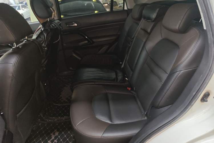 Used GAC Trumpchi GS4 2017 235T Automatic Two-Wheel Drive Luxury Smart Connectivity Version Left Rear Seat