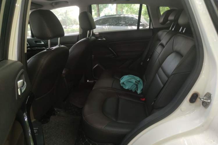 Used GAC Trumpchi GS4 2017 235T Manual Two-Wheel Drive Luxury Edition Left Rear Seat
