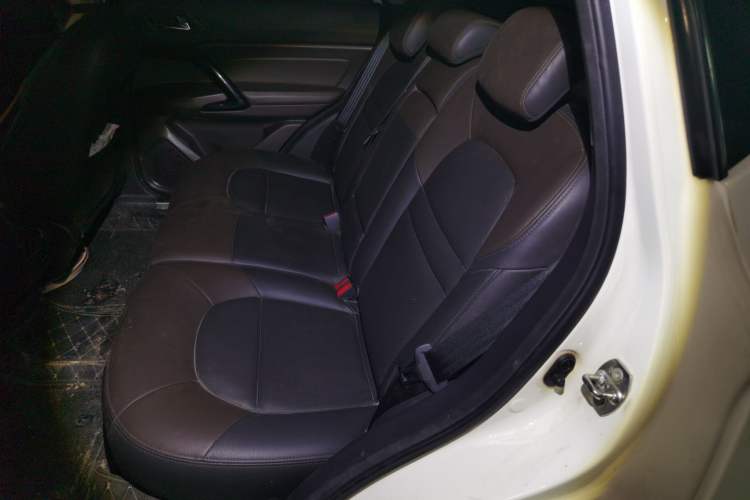 Used GAC Trumpchi GS4 2017 235T Manual Two-Wheel Drive Luxury Edition Left Rear Seat