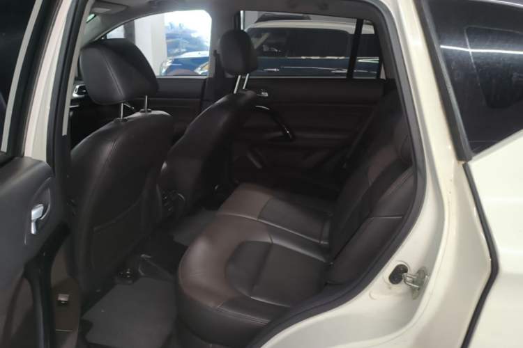 Used GAC Trumpchi GS4 2017 200T G-DCT Two-Wheel Drive Elite Edition Left Rear Seat