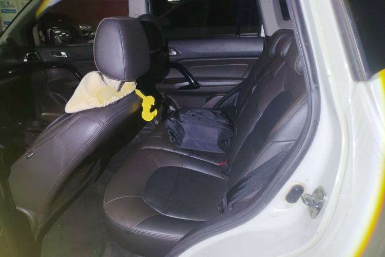 Used GAC Trumpchi GS4 2017 235T G-DCT Two-Wheel Drive Luxury Edition Left Rear Seat