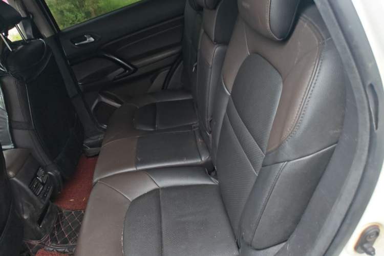 Used GAC Trumpchi GS4 2017 235T Manual Two-Wheel Drive Luxury Edition Left Rear Seat