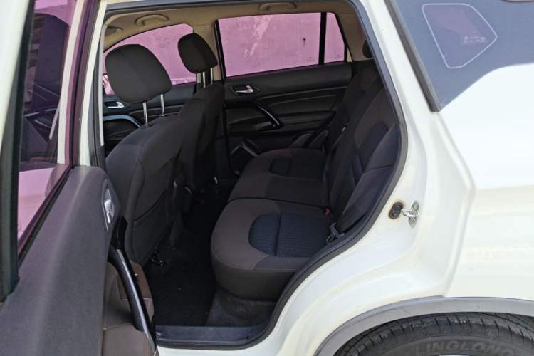 Used GAC Trumpchi GS4 2017 200T G-DCT Two-Wheel Drive Comfort Edition Left Rear Seat
