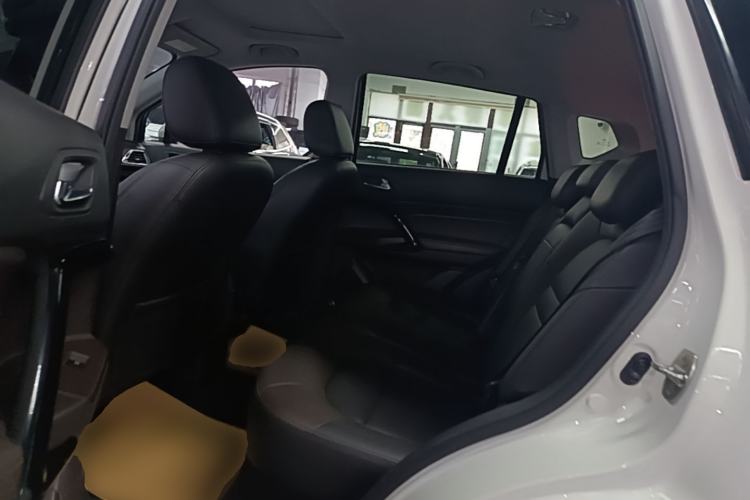 Used GAC Trumpchi GS4 2017 235T Automatic Two-Wheel Drive Luxury Smart Connectivity Version Left Rear Seat