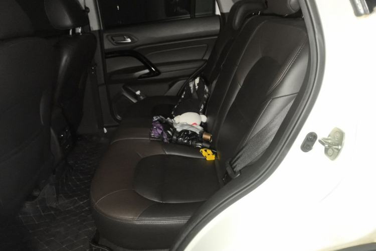 Used GAC Trumpchi GS4 2017 200T G-DCT Two-Wheel Drive Elite Edition Left Rear Seat
