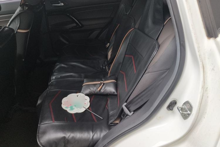 Used GAC Trumpchi GS4 2017 200T G-DCT Two-Wheel Drive Comfort Edition Left Rear Seat