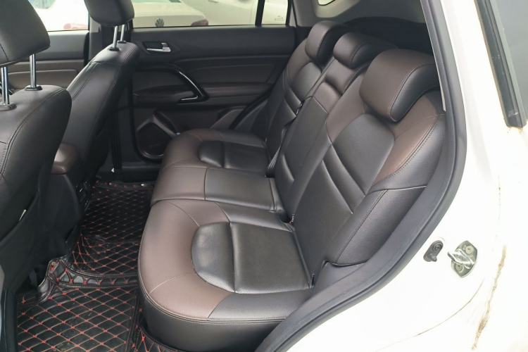 Used GAC Trumpchi GS4 2017 235T G-DCT Two-Wheel Drive Luxury Edition Left Rear Seat