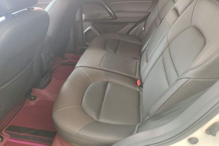 Used GAC Trumpchi GS4 2017 235T Automatic Two-Wheel Drive Luxury Smart Connectivity Version Left Rear Seat