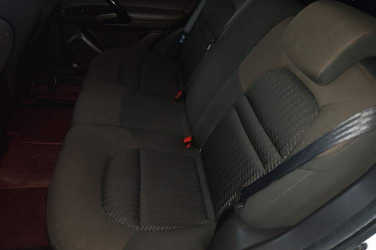 Used GAC Trumpchi GS4 2017 200T G-DCT Two-Wheel Drive Comfort Edition Left Rear Seat
