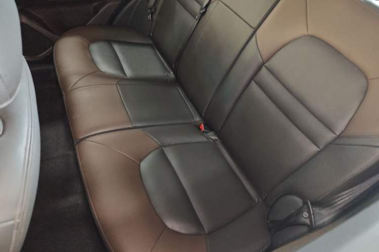 Used GAC Trumpchi GS4 2017 235T G-DCT Two-Wheel Drive Elite Edition Left Rear Seat