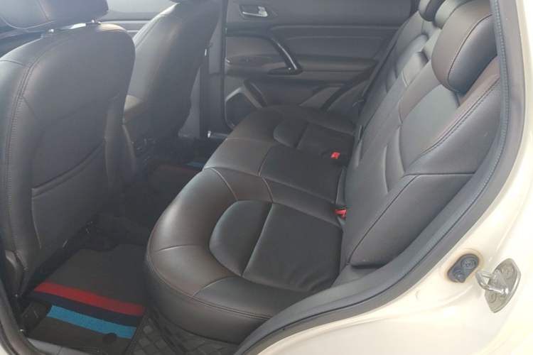 Used GAC Trumpchi GS4 2017 235T Automatic Two-Wheel Drive Luxury Smart Connectivity Version Left Rear Seat